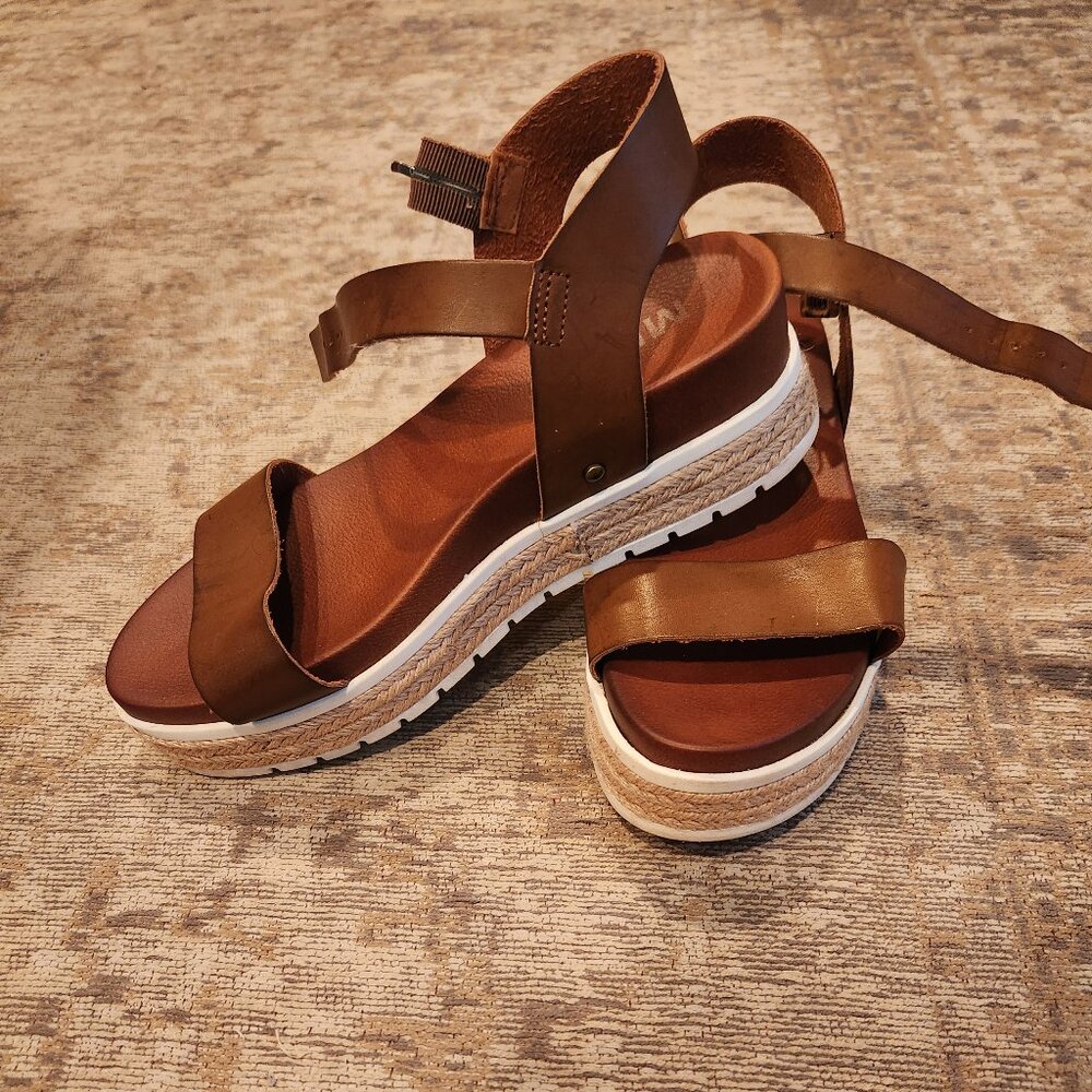 MIA Sandals